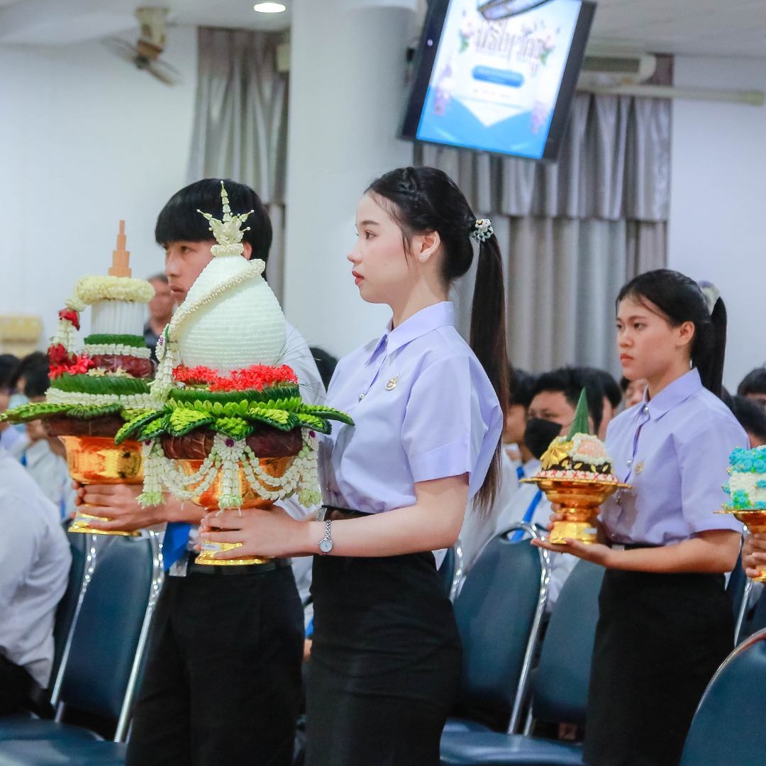 พิธีไหว้ครู “ วันทาคณาจารย์และมอบตัวเป็นศิษย์ ” ประจำปีการศึกษา 2568