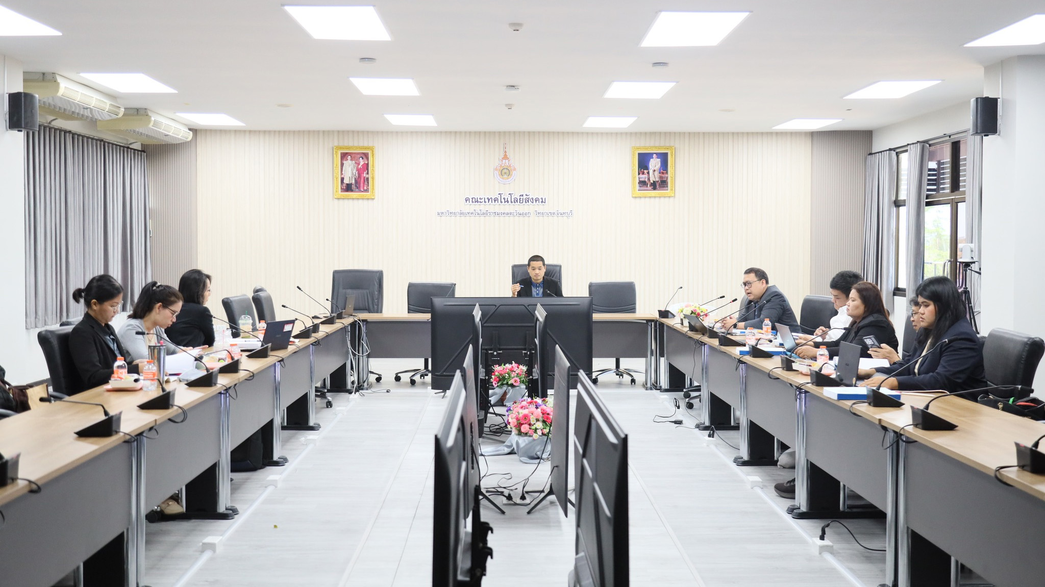 กิจกรรม”การยกร่างหลักสูตรศิลปศาสตรบัณฑิต (หลักสูตรปรับปรุง พ.ศ. 2570)”