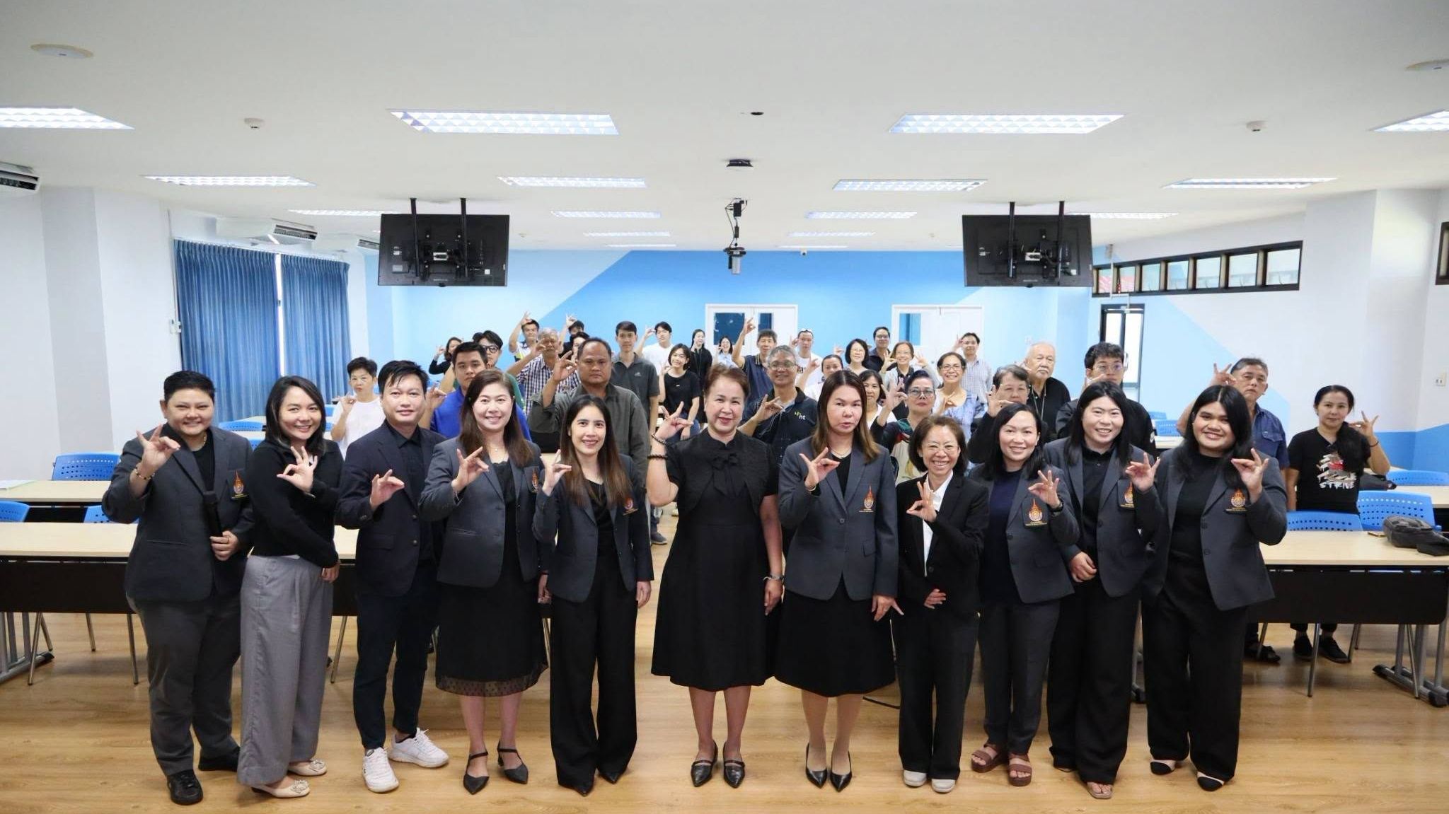 โครงการอบรมเชิงปฏิบัติการ หลักสูตรการวิเคราะห์ข้อมูลด้วย AI (Data Analytics) ภายใต้โครงการ เรียนรู้ตลอดชีวิตและพัฒนาทักษะเพื่ออนาคต ประจำปีงบประมาณ พ.ศ. 2569 รุ่นที่ 1