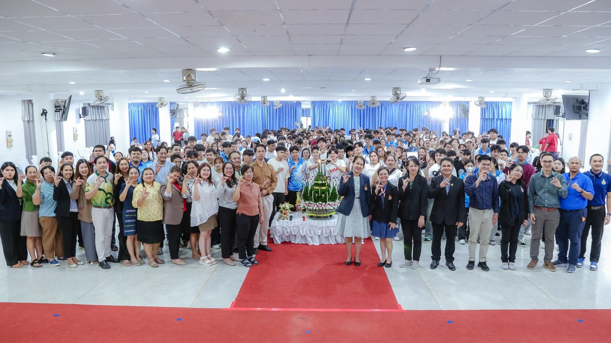 ภาพบรรยากาศพิธีบายศรึสู่ขวัญและกิจกรรมการประกวด ดาว เดือน ดาวเทียม วิทยาเขตจันทบุรี
